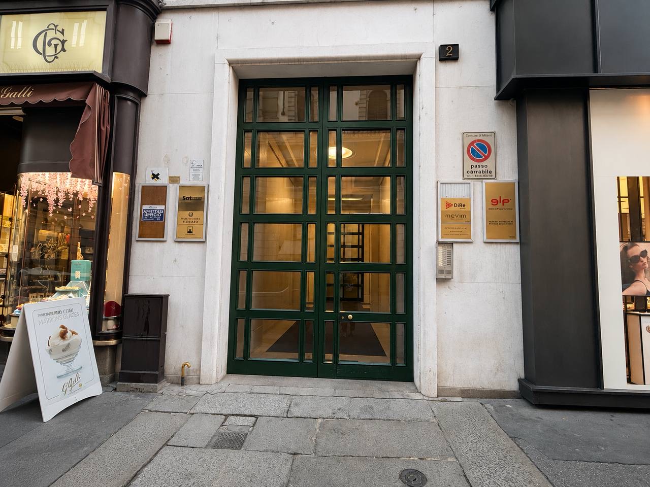 We are waiting for you in front of the green door, at number 2 next to Pasticceria Galli.